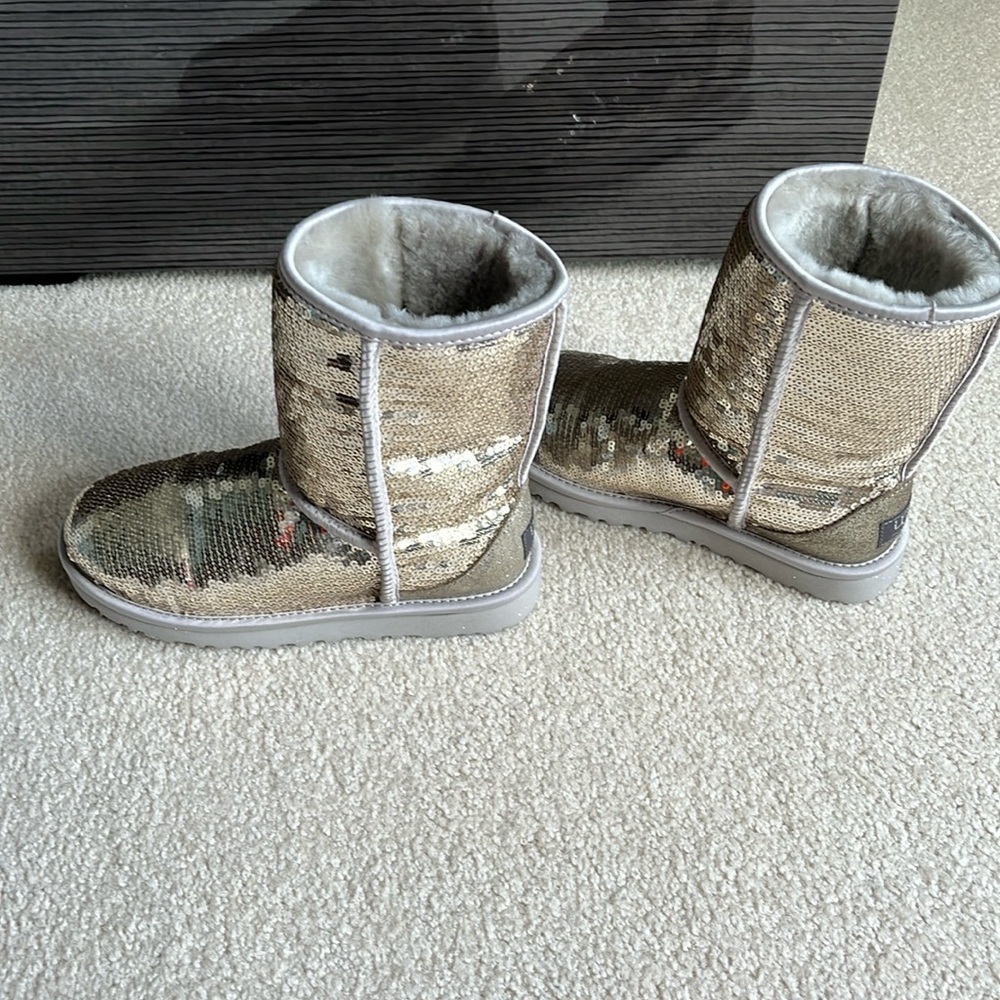 Ugg Classic Short Silver Sequin Boots Size 6